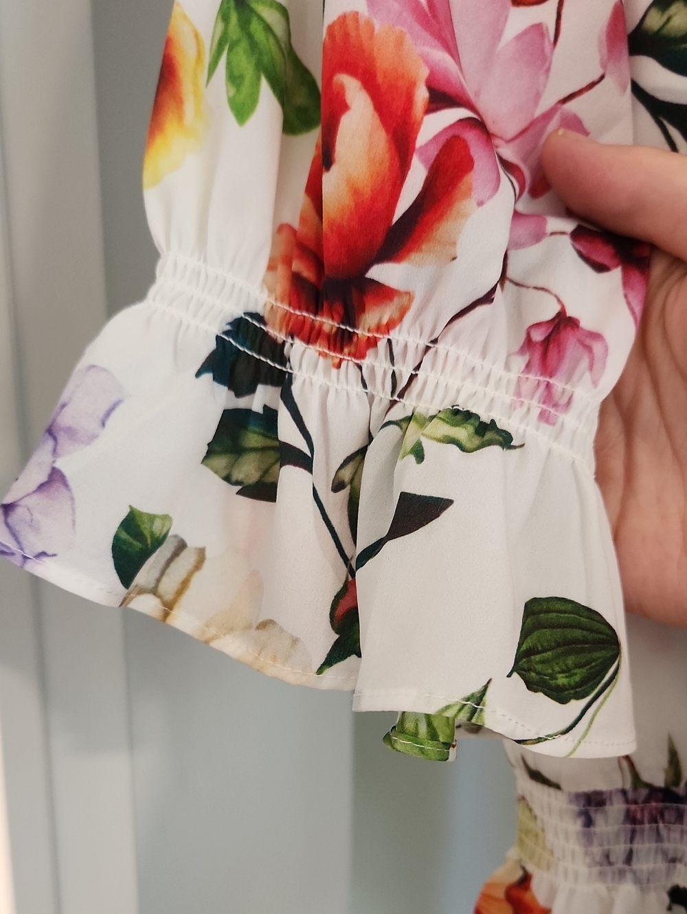 Philosophy Floral Smocked Peplum V-neck Blouse Size M - Picture 8 of 8